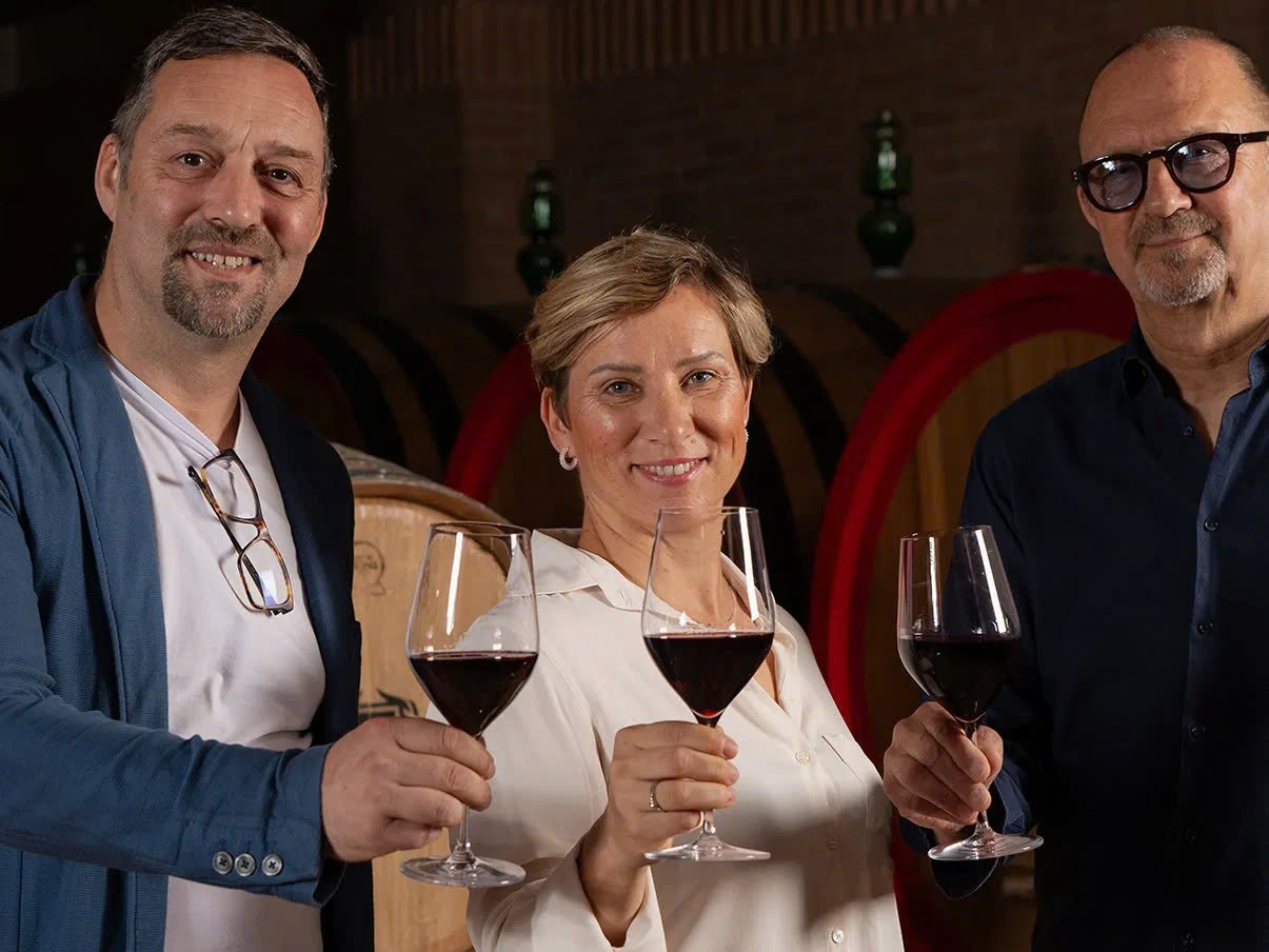 Tìm hiểu thương hiệu Tinazzi – Di sản rượu vang Ý từ Veneto đến Puglia | Wine Home Rượu Vang Nhập Khẩu Gia đình nhà Tinazzi
