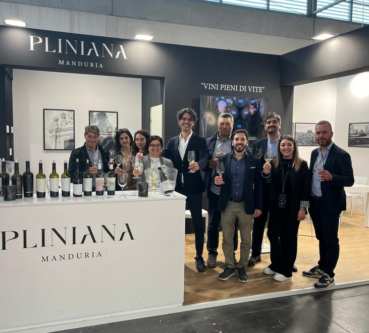 Thương hiệu Cantine Pliniana – Di sản vang Ý từ vùng đất Manduria huyền thoại | Wine Home Rượu Vang Nhập Khẩu Đội ngũ của Cantine Pliniana