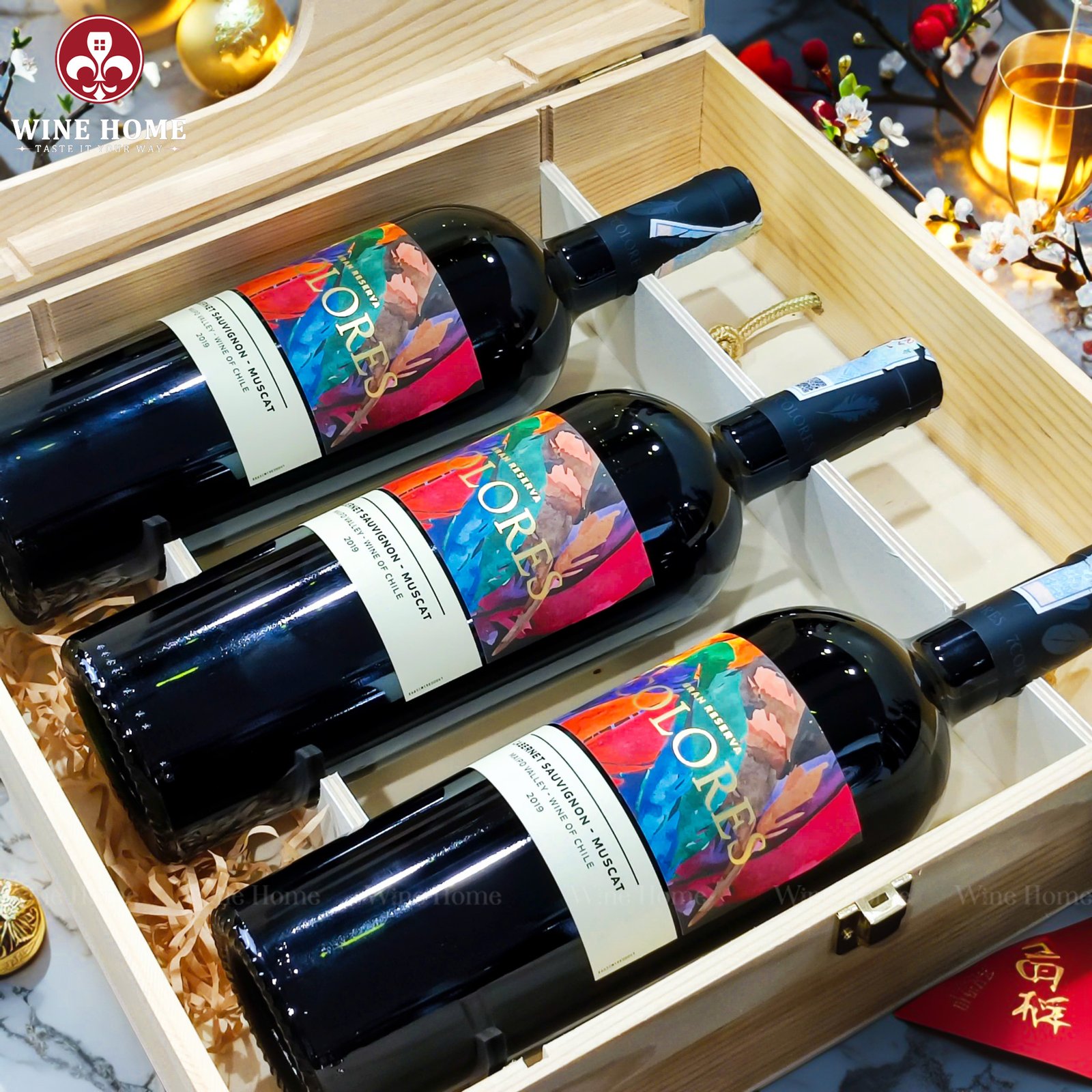 Hộp quà rượu vang 3 chai 7Colores Cabernet Sauvignon Muscat – Phiên bản hộp gỗ mộc sang trọng, biểu tượng quà tặng Gran Reserva đẳng cấp từ Chile | Rượu Vang Wine Home Hộp quà rượu vang 3 chai 7Colores Cabernet Sauvignon Muscat