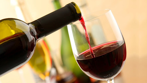 Rượu vang sau khi mở nên sử dụng trong bao lâu?