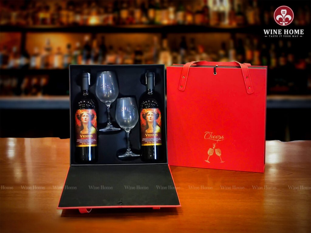 Hộp Quà Rượu Vang 2 Chai Rượu Vang Venus Rosso Semi Dolce Kèm Ly – Món Quà Tinh Tế Cho Mọi Dịp | Rượu Vang Wine Home Hộp quà rượu vang 2 chai rượu vang Venus Rosso Semi Dolce kèm ly