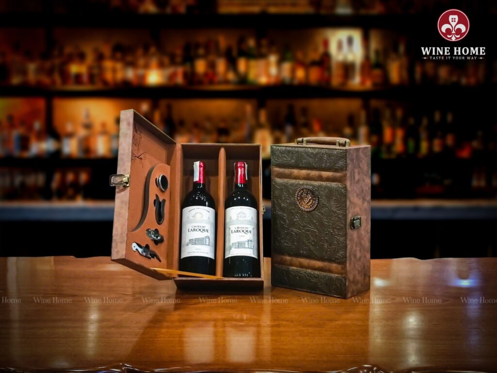 Hộp quà rượu vang 2 Chai Rượu Vang Pháp Chateau Laroque – Quà Tặng Đẳng Cấp Cho Doanh Nghiệp & Người Thân | Rượu Vang Wine Home Hộp quà rượu vang 2 chai rượu vang Pháp Chateau Laroque
