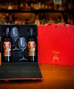 Hộp quà rượu vang 2 chai rượu vang Venus Rosso Semi Dolce kèm ly