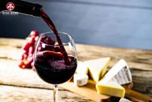 Vì sao rượu vang đỏ có màu đỏ?