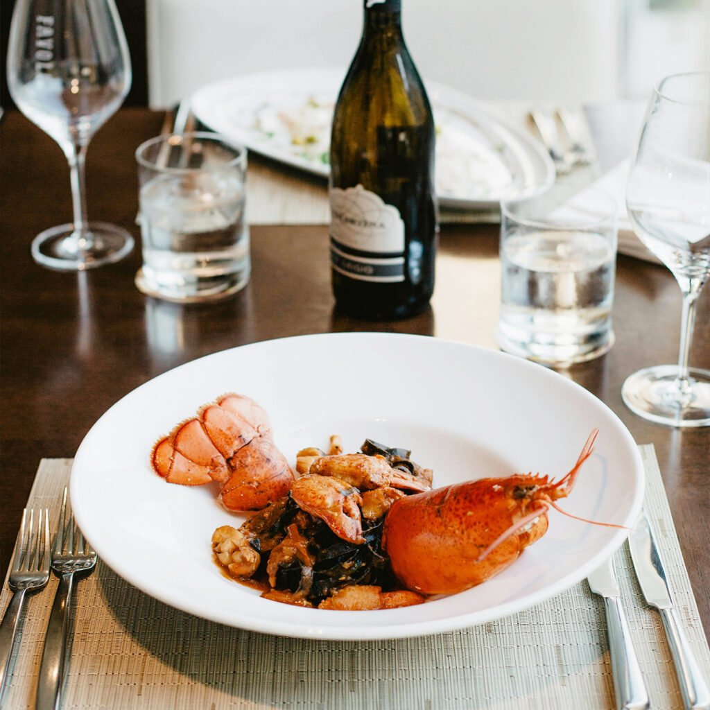 Kết hợp rượu vang trắng với món ăn