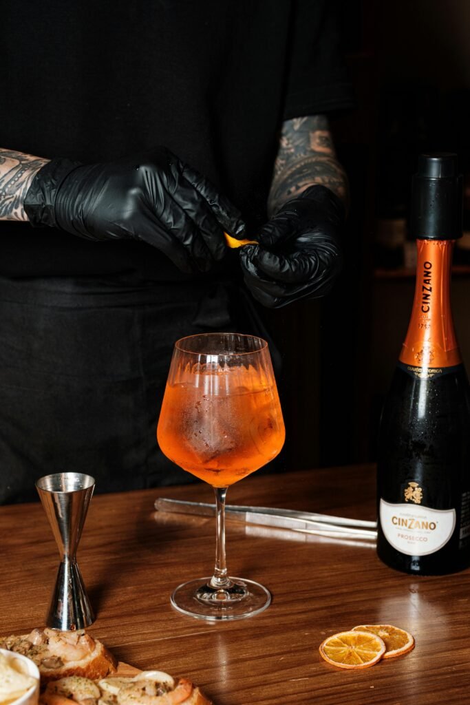 RƯỢU VANG TRONG PHA CHẾ COCKTAIL – NGHỆ THUẬT KẾT HỢP THANH LỊCH & SÁNG TẠO | Rượu Vang Wine Home RƯỢU VANG TRONG PHA CHẾ COCKTAIL