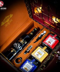 Hộp Quà Tết Rượu Hạt Hộp Da Nâu Vali 02 – Quà Tết Doanh Nghiệp Sang Trọng & Đẳng Cấp 2026 | Rượu Vang Wine Home Hộp Quà Tết Rượu Hạt Hộp Da Nâu Vali 02