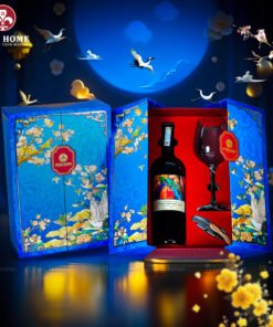 Hộp Quà Tết Cao Cấp Sắc Xuân 2026 SXWH07 – Khởi Nguồn Tinh Hoa, Tôn Vinh Đẳng Cấp Cùng Wine Home | Rượu Vang Wine Home Hộp Quà Tết Cao Cấp Sắc Xuân 2026 SXWH07