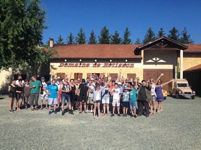 Domaine de Rotisson Là Ai? Tìm Hiểu Nhà Sản Xuất Rượu Vang Burgundy Pháp