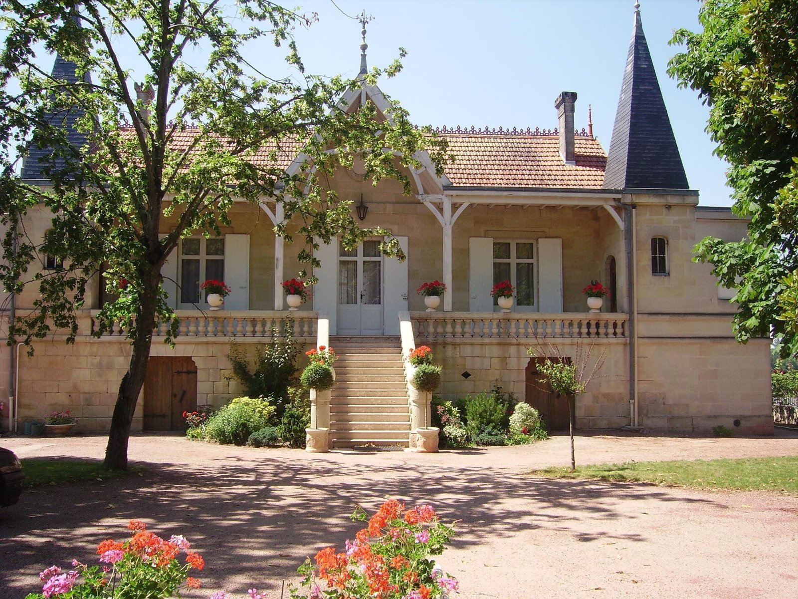 Château La Grâce Dieu – Thương Hiệu Rượu Vang Pháp Mang Đậm Dấu Ấn Bordeaux | Rượu Vang Wine Home Château La Grâce Dieu – Thương Hiệu Rượu Vang Pháp Mang Đậm Dấu Ấn Bordeaux